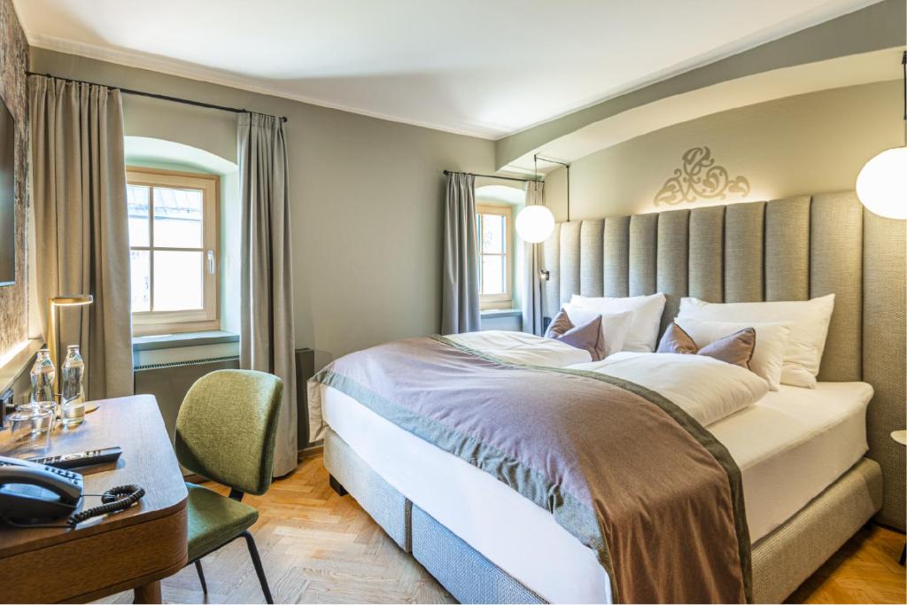 HOTEL ROMANTIC