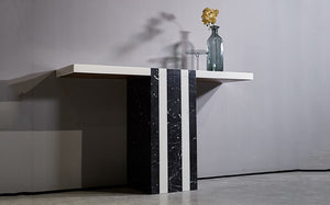 Marble-console-table-with-decoration