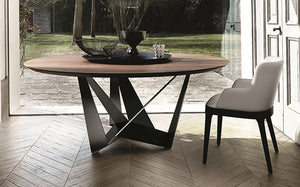Round-dining-table-with-dining-chair
